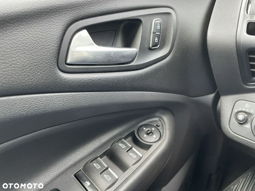 Ford Kuga 1.5 EcoBoost 2x4 ST-Line - 24