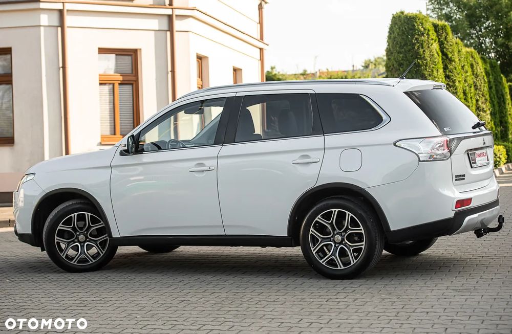 Mitsubishi Outlander 2.2 DI-D 4WD Diamant Edition - 10