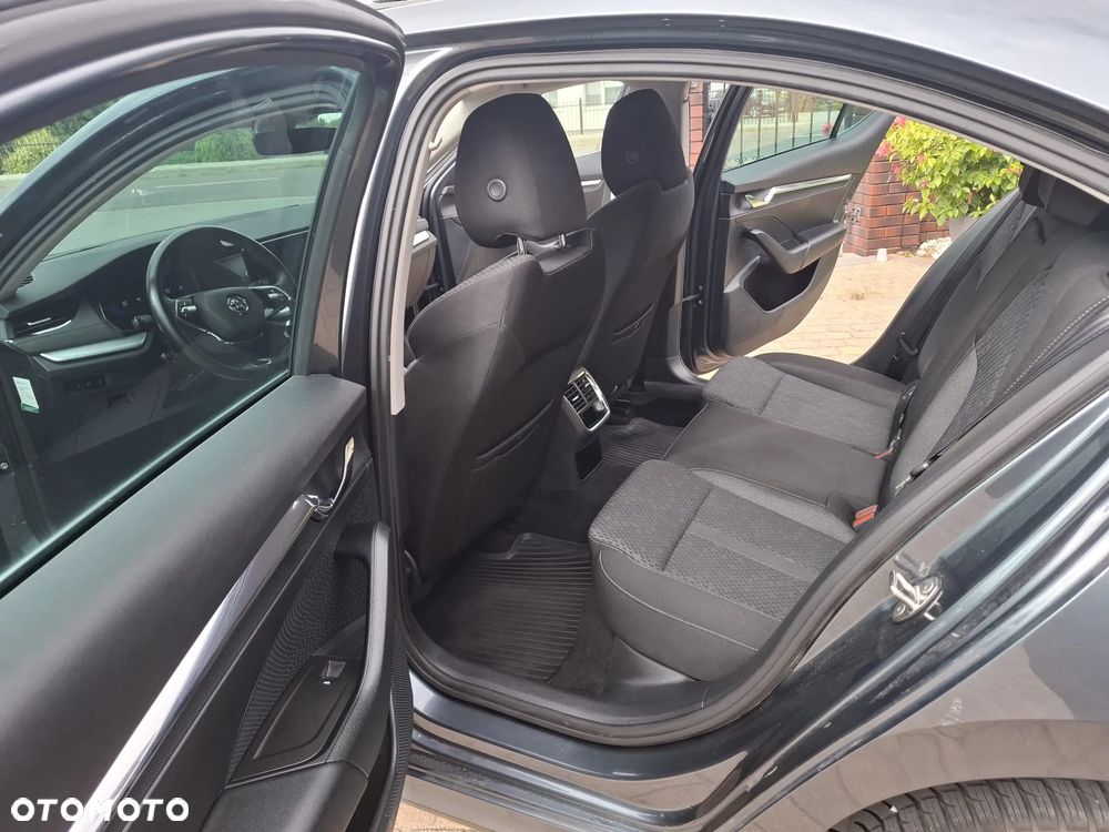 Skoda Octavia 2.0 TDI SCR Style DSG - 11