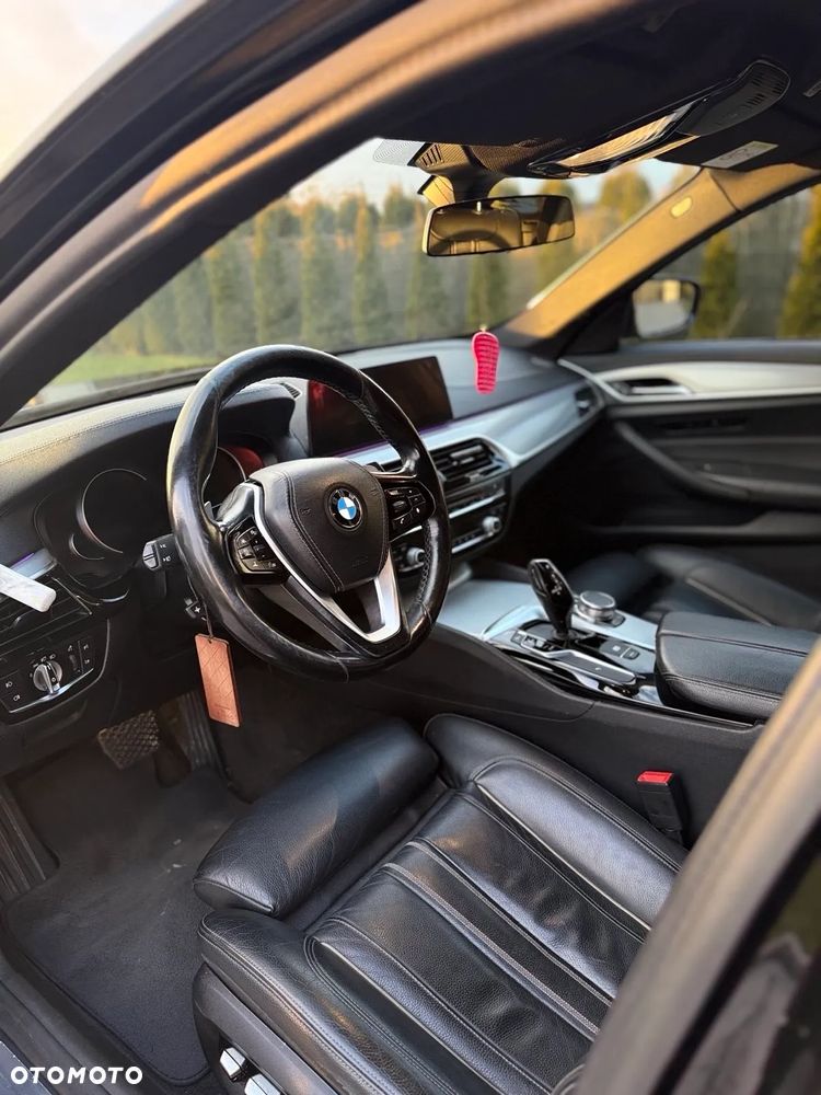 BMW Seria 5 530d Luxury Line - 11