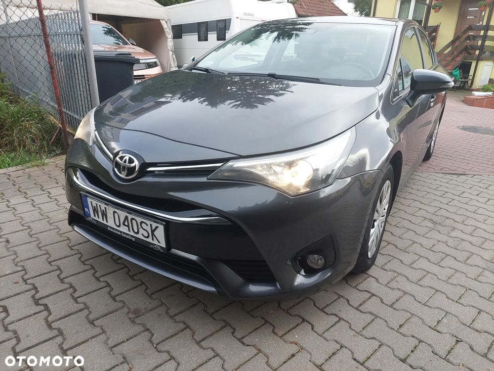 Toyota Avensis - 9