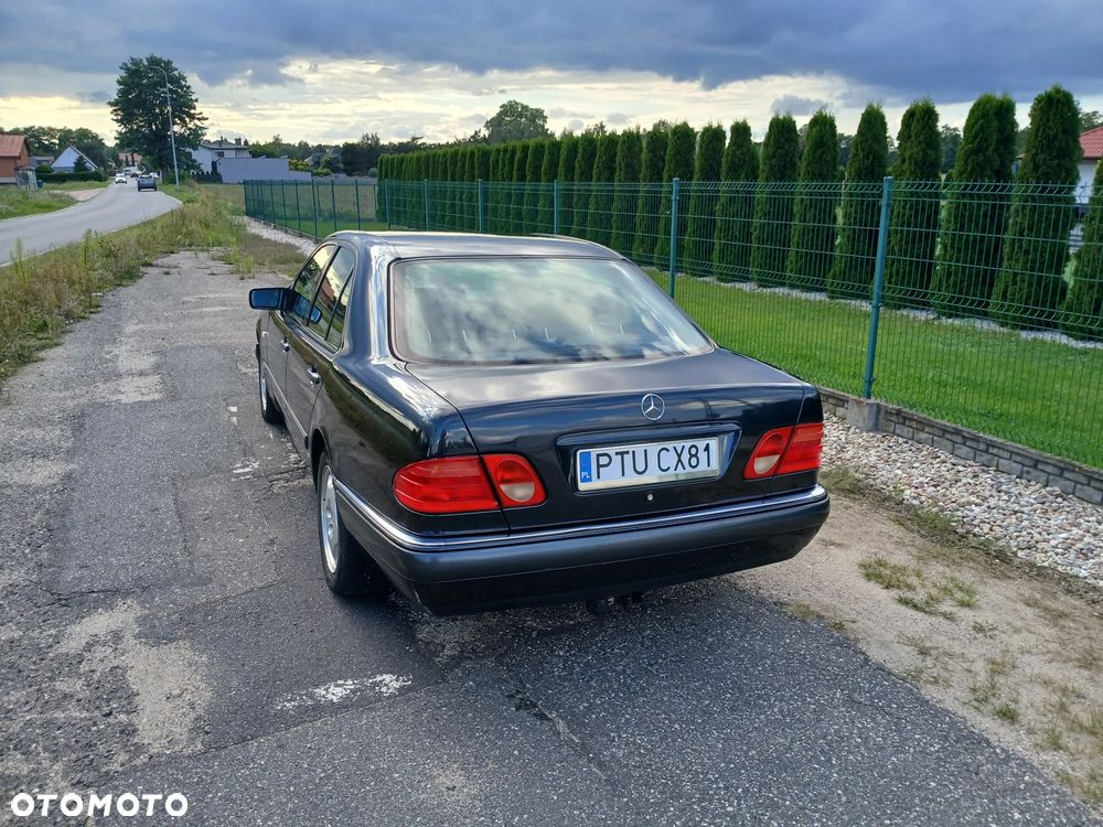 Mercedes-Benz Klasa E 200 CDI Elegance - 13
