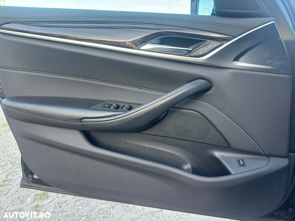BMW Seria 5 520d Aut. Luxury Line - 23