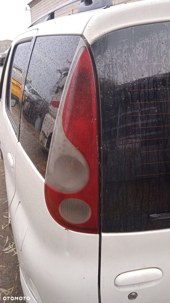Lampa lewa prawa tył Toyota Yaris Verso 1.3 Benzyna VVT-i 2002 - 2