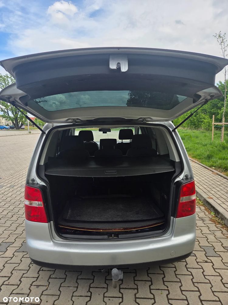Volkswagen Touran 1.6 - 19