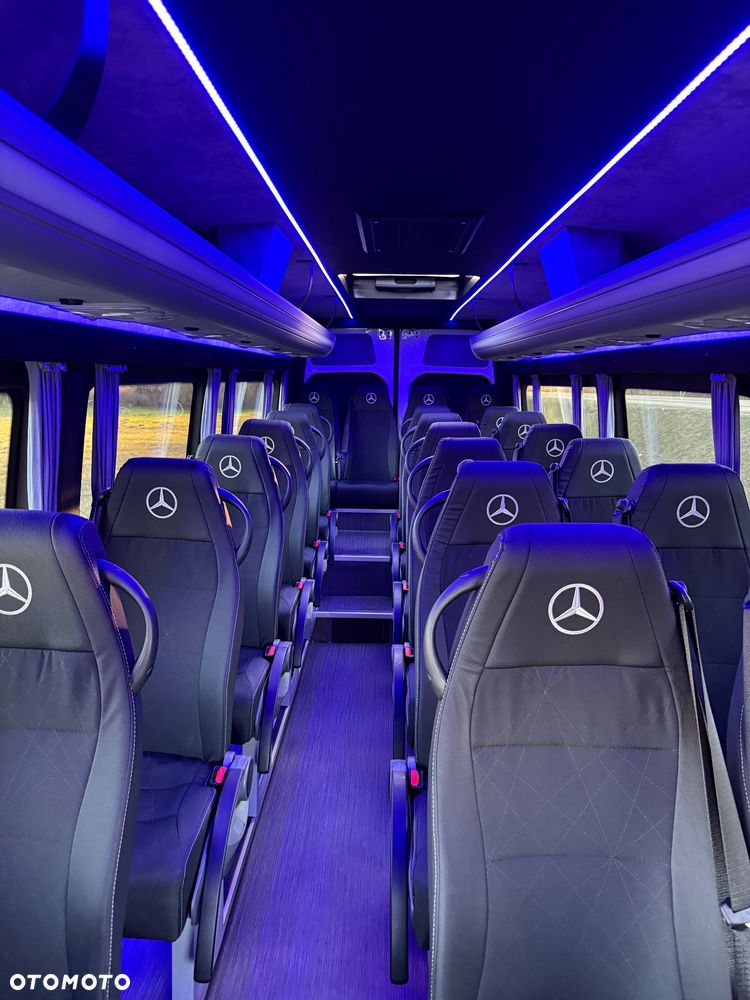 Mercedes-Benz Sprinter 517 - 35