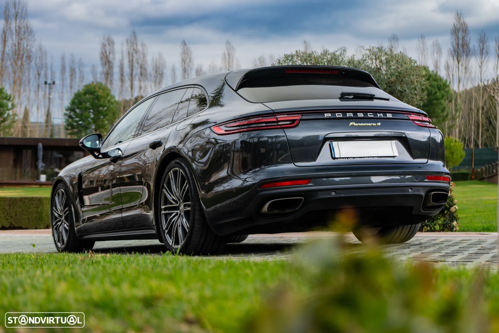 Porsche Panamera Sport Turismo 4 E-Hybrid - 12