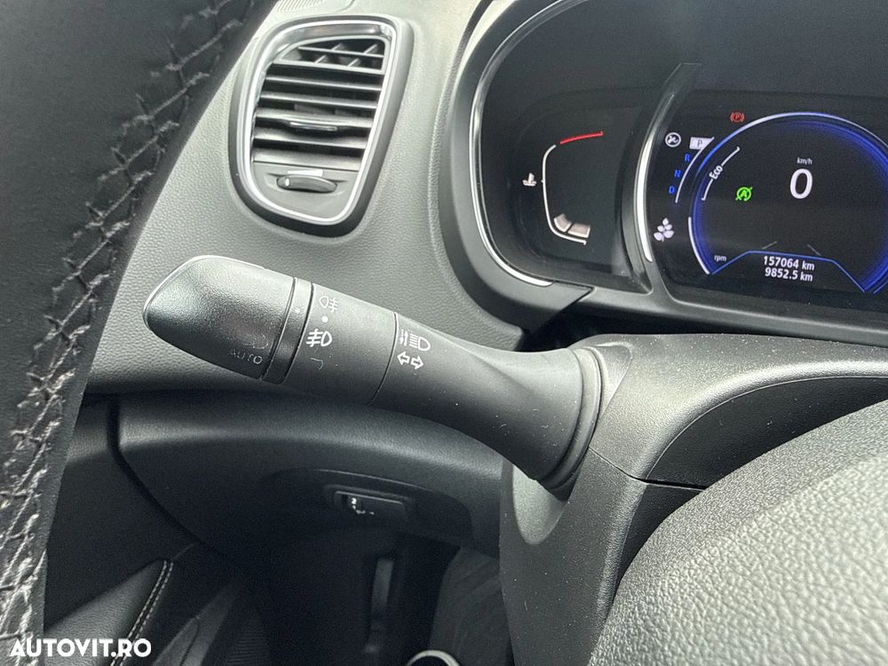 Renault Grand Scenic - 17