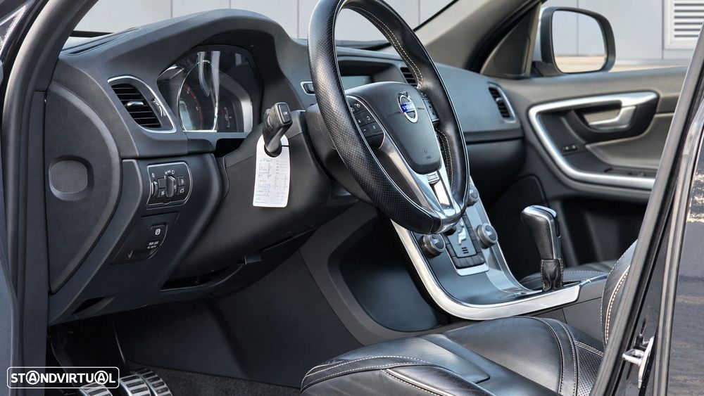 Volvo V60 2.0 D4 R-Design Summum - 17