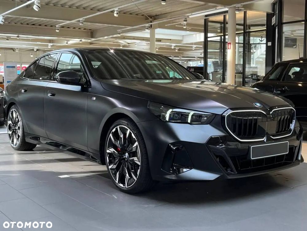 BMW Seria 5 540d xDrive mHEV - 3
