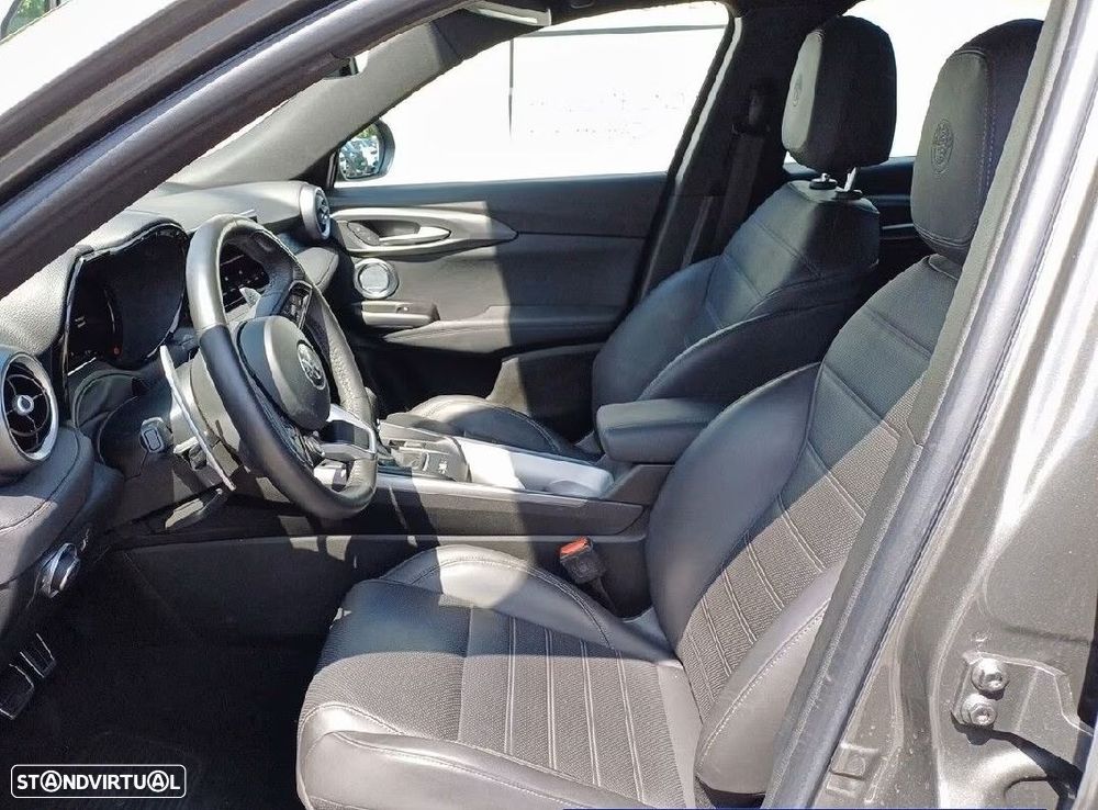 Alfa Romeo Tonale 1.3 Plug-In Hybrid Veloce e-AWD - 5