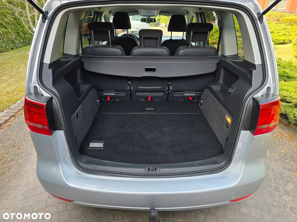 Volkswagen Touran - 14