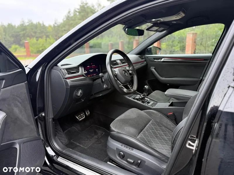 Skoda Superb 2.0 TDI SCR Sportline DSG - 8