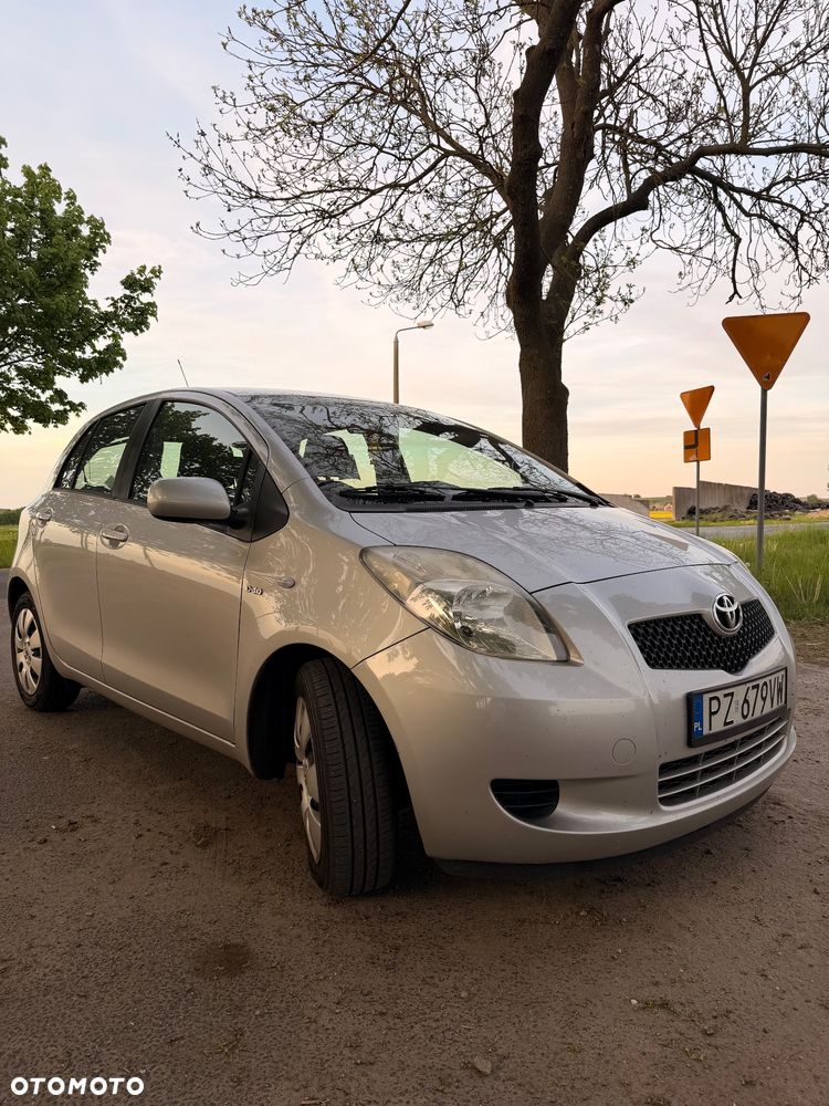 Toyota Yaris - 1