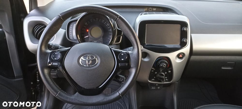 Toyota Aygo x-play touch - 25