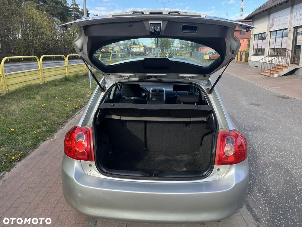 Toyota Auris 1.4 D-4D - 11