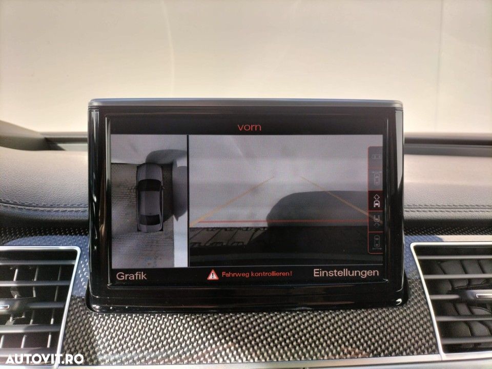 Audi S8 - 12