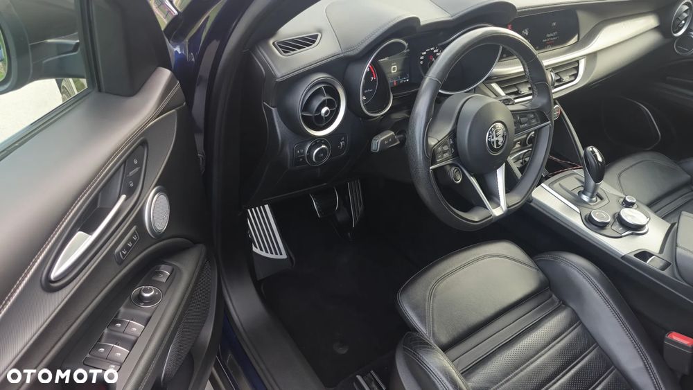 Alfa Romeo Stelvio 2.0 Turbo B-Tech Edition Q4 - 16