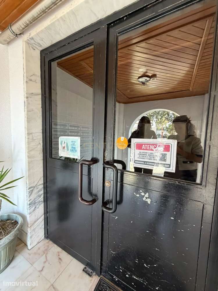 Fantástico apartamento T2 na Tapada das Mercês – Conforto, espaço e ex - Grande imagem: 2/8