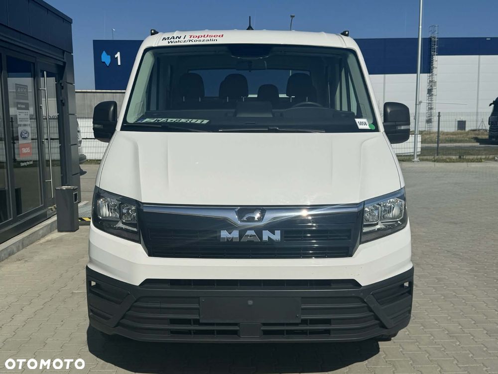 MAN TGE 3.140 DOKA 4X2 7-osobowa - 3