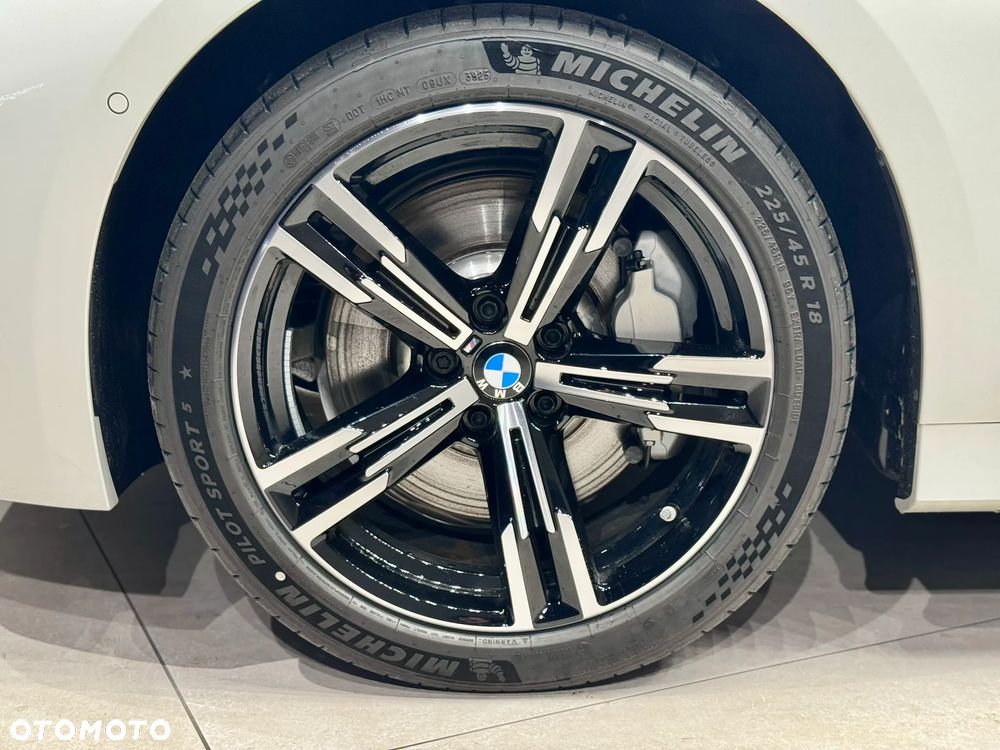 BMW Seria 3 330i xDrive M Sport - 6