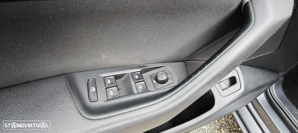 VW Passat 1.6 TDI Confortline - 36