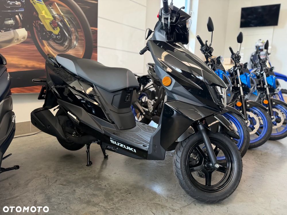 Suzuki Avenis - 1