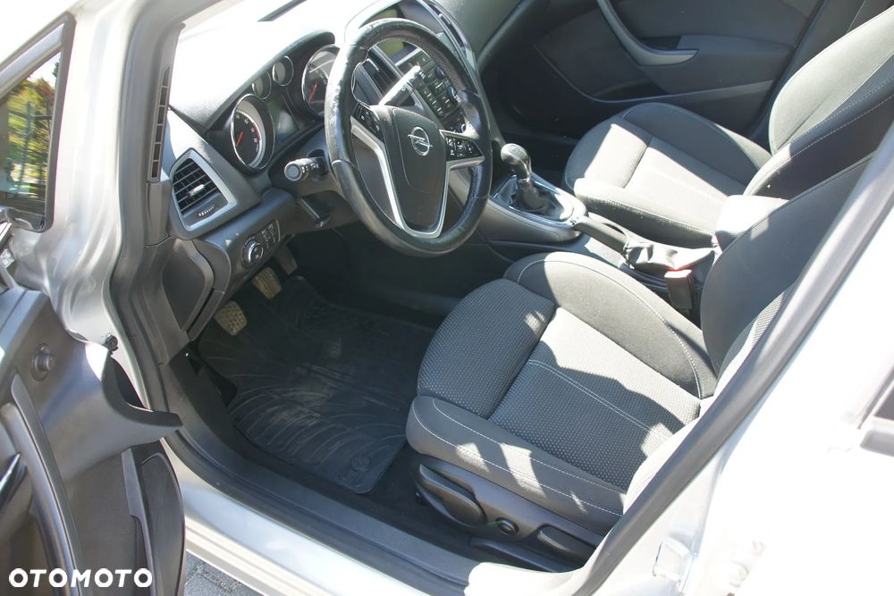 Opel Astra 1.4 T Cosmo EU6 - 17
