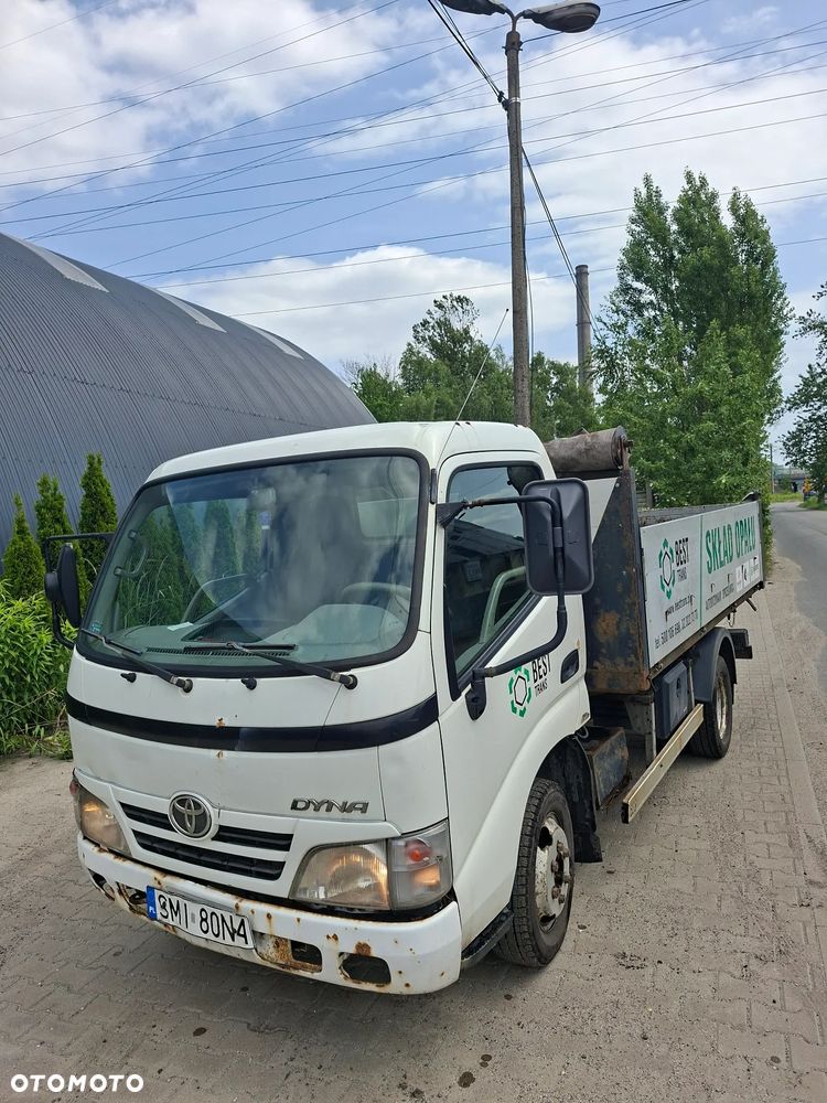Toyota DYNA - 4