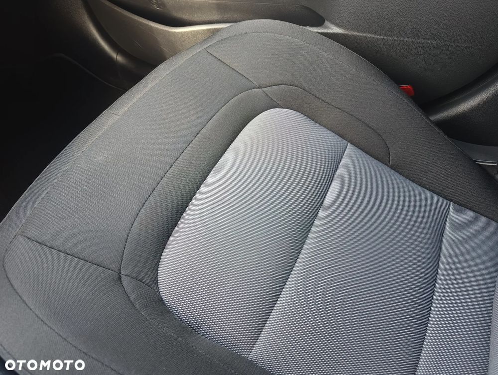 Kia Ceed 1.6 GDI Dream Team Edition - 17