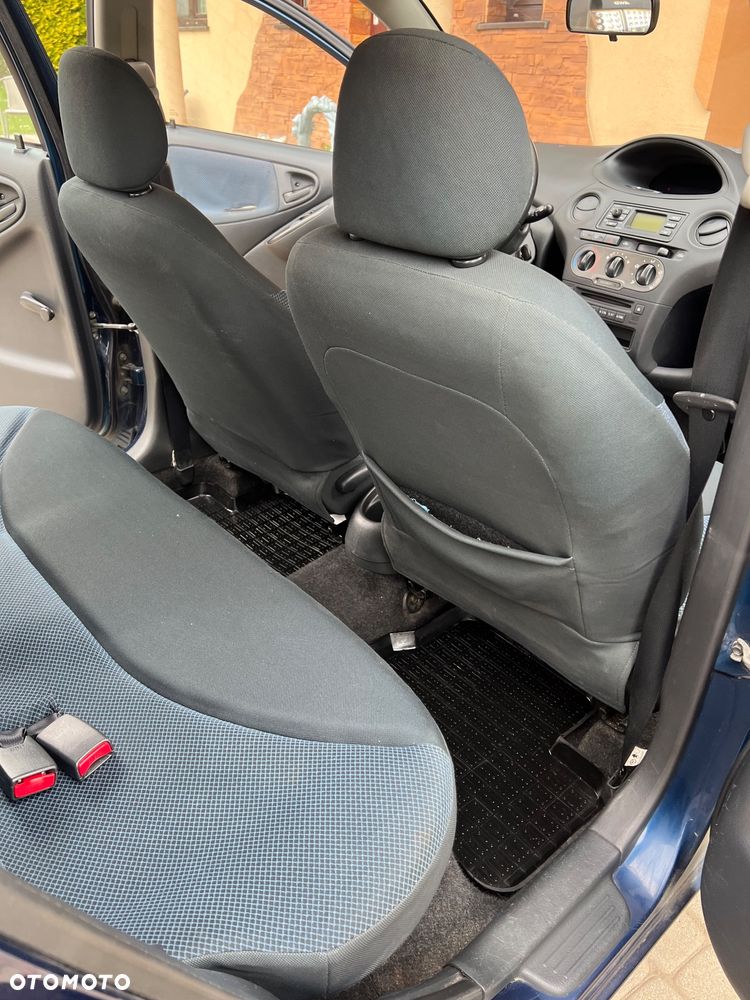 Toyota Yaris 1.0 Sol - 13