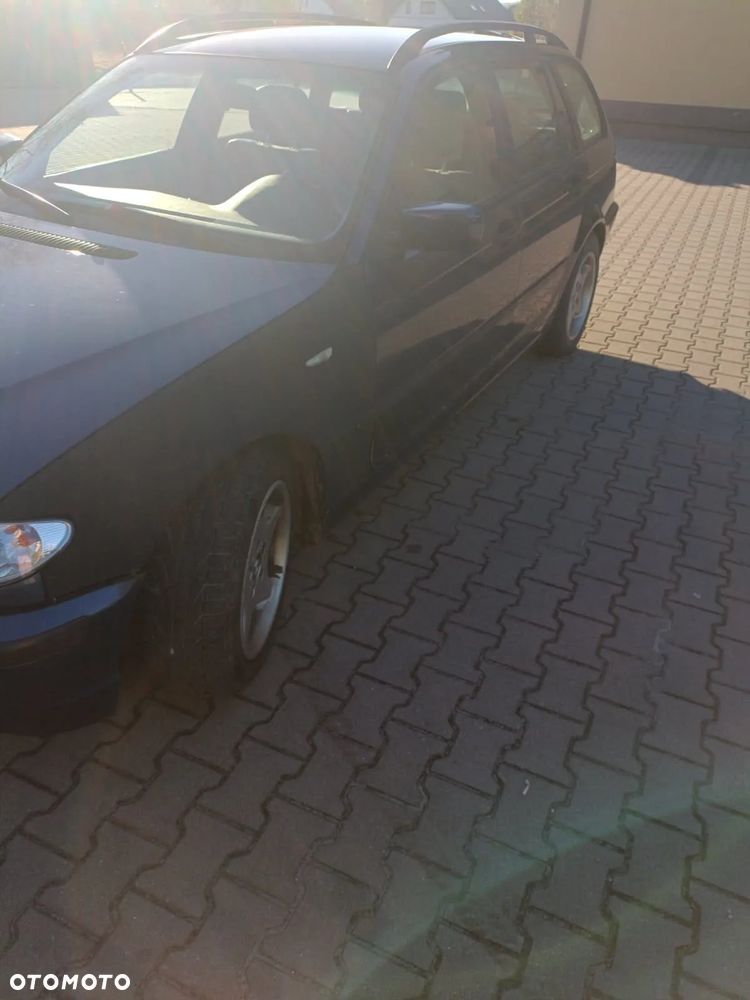 BMW Seria 3 318d - 4