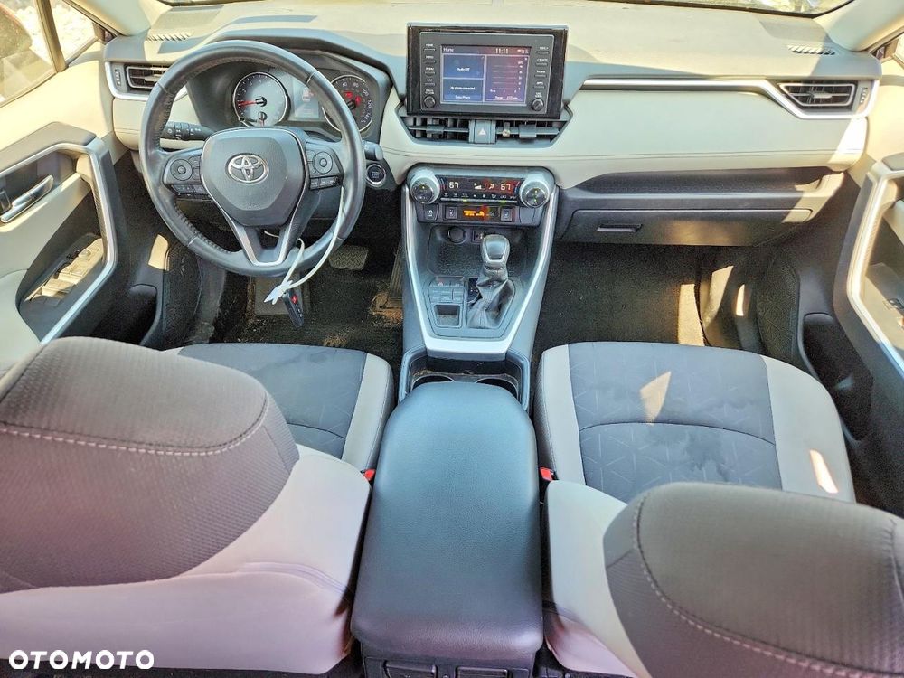 Toyota RAV4 - 9
