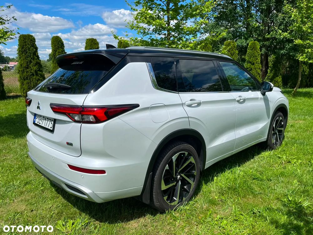 Mitsubishi Outlander Intense + - 7