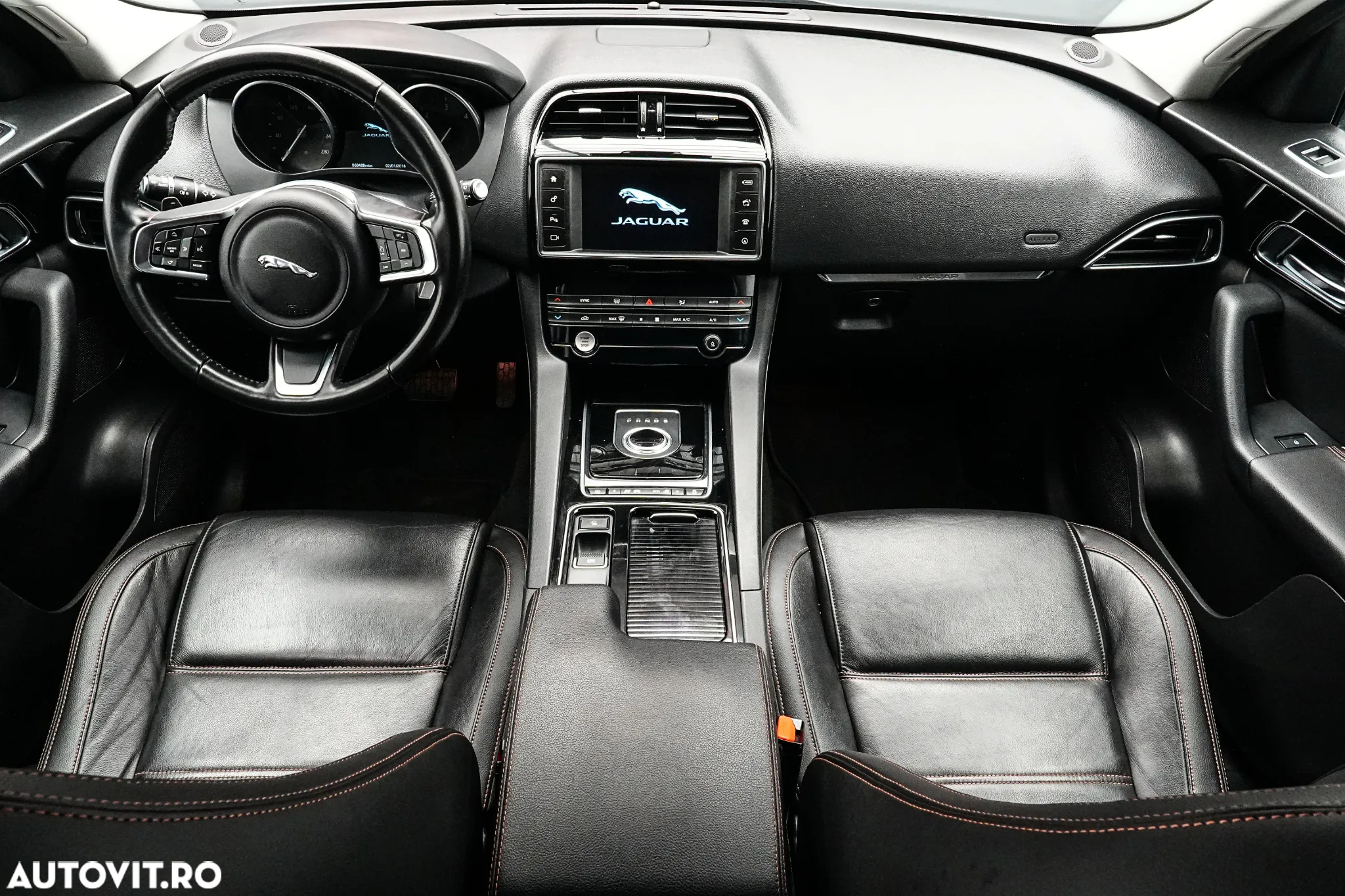 Jaguar F-Pace 20d AWD Pure - 8