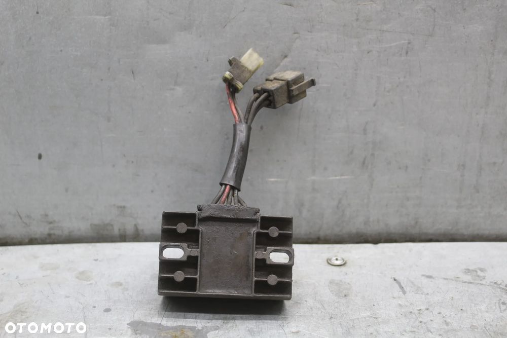 Suzuki TUX 125 TU X Regulator napięcia - 2