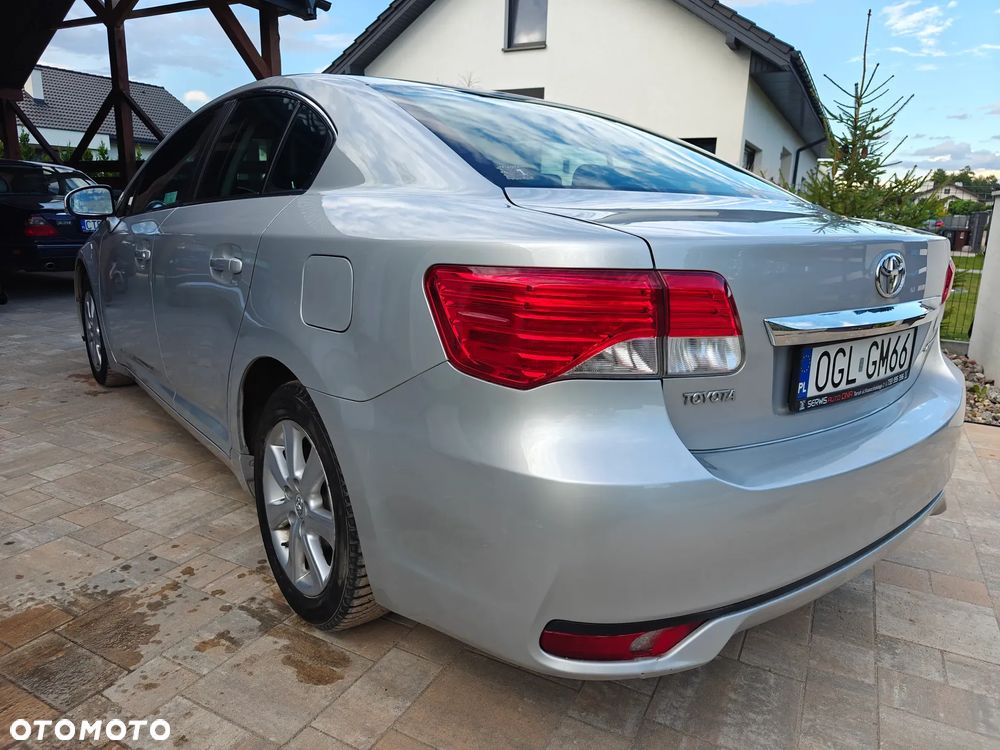 Toyota Avensis - 4