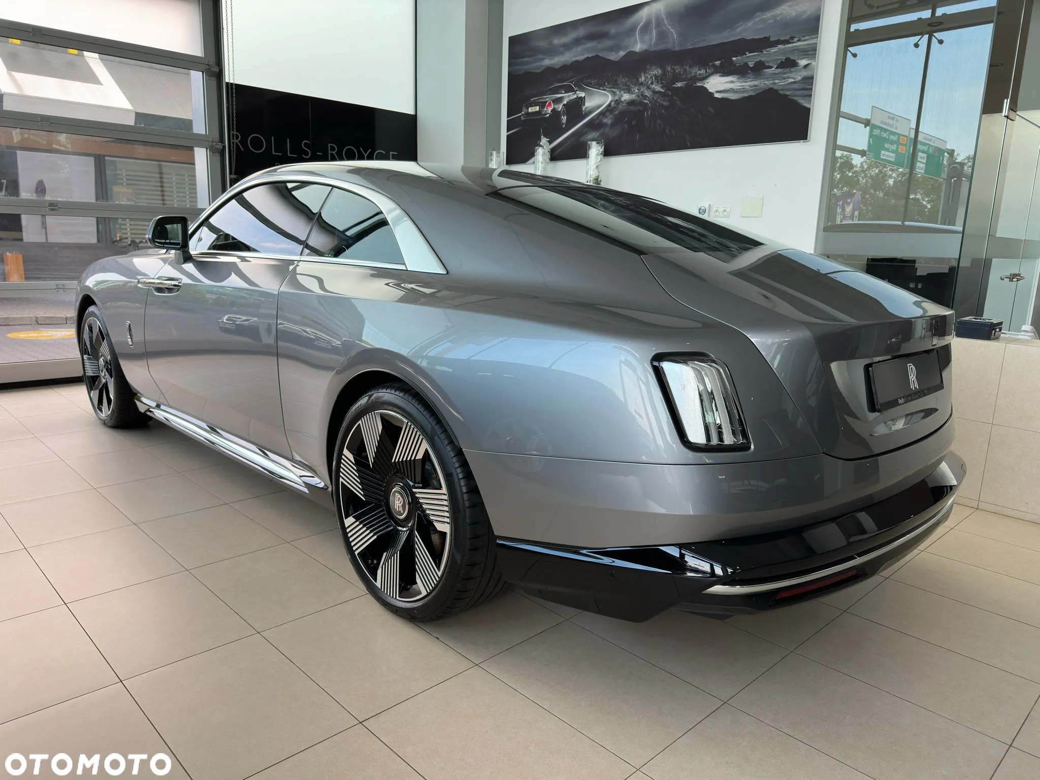Rolls-Royce Spectre - 6