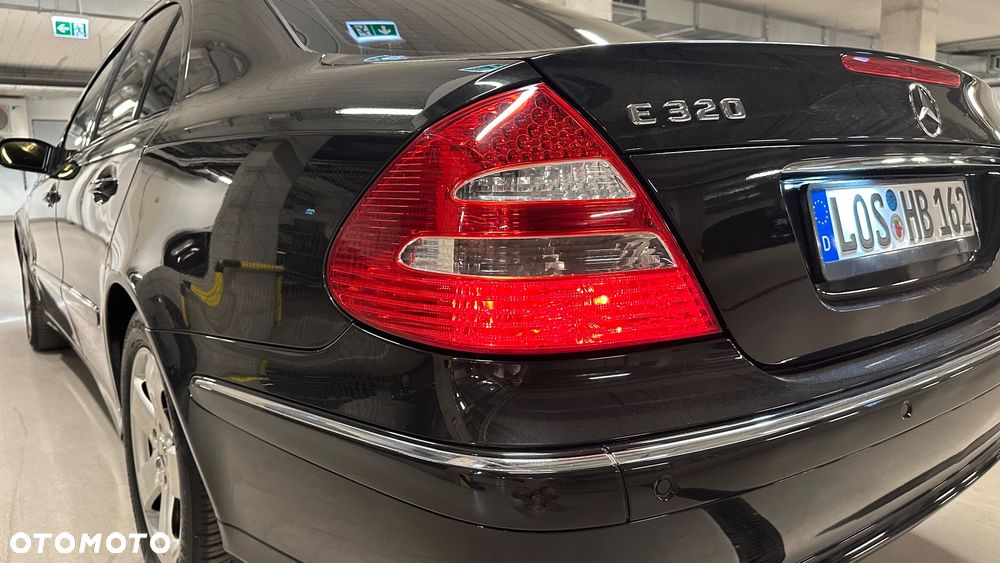 Mercedes-Benz Klasa E 320 Avantgarde - 23