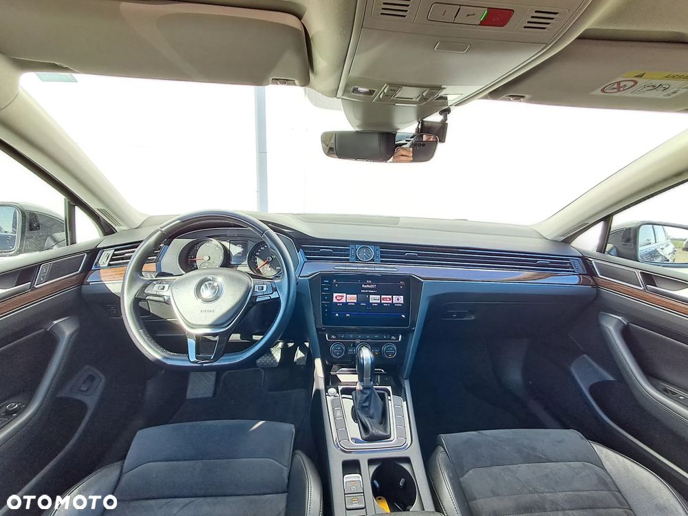 Volkswagen Passat - 10