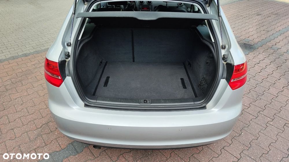 Audi A3 Sportback 1.6 TDI DPF Attraction - 8