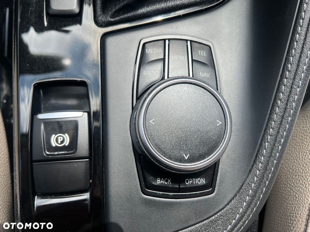 BMW X1 sDrive20i Advantage sport - 38