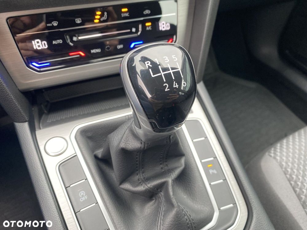 Volkswagen Passat - 23