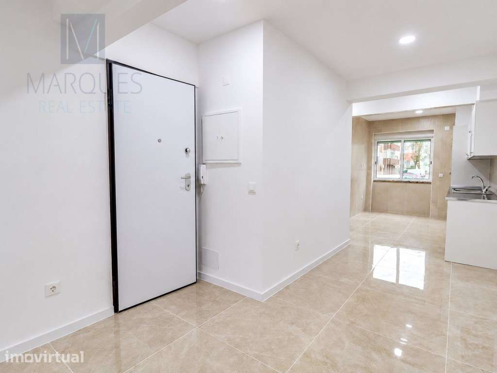 Apartamento T2 Remodelado na Cova da Piedade - Grande imagem: 4/12