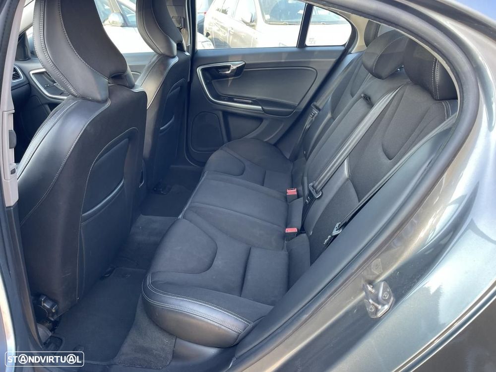 Volvo S60 2.0 D2 Momentum Drive - 13