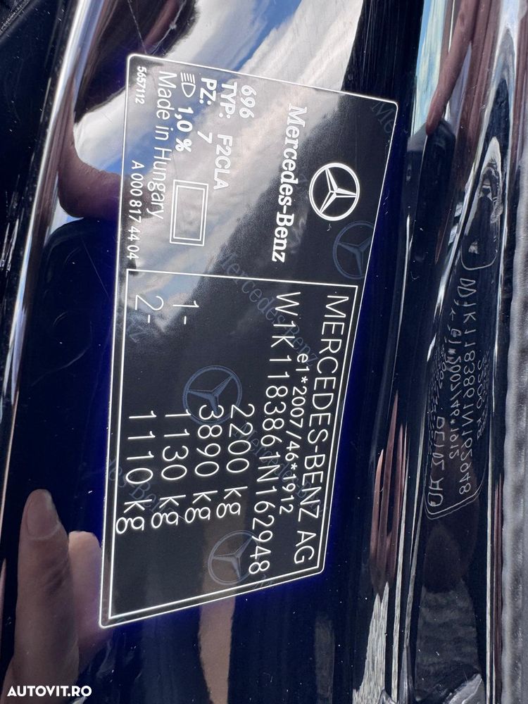 Mercedes-Benz A 250 e 8G-DCT AMG Line - 5