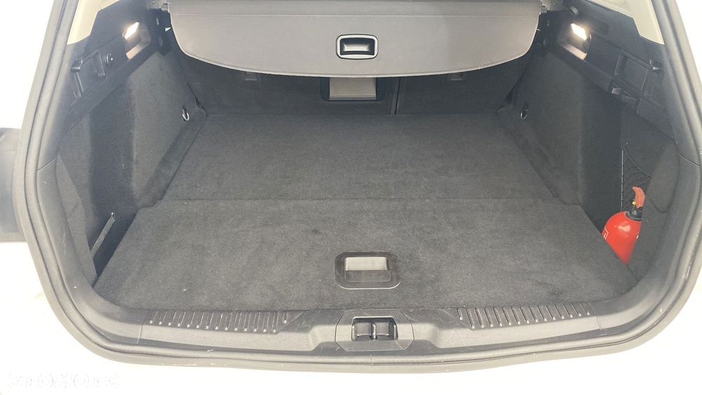 Ford Focus 1.0 EcoBoost mHEV Titanium X - 12