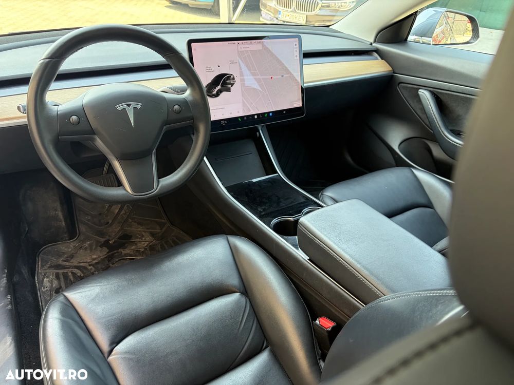 Tesla Model 3 - 6