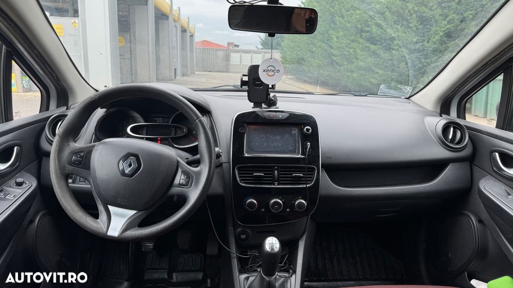 Renault Clio - 11
