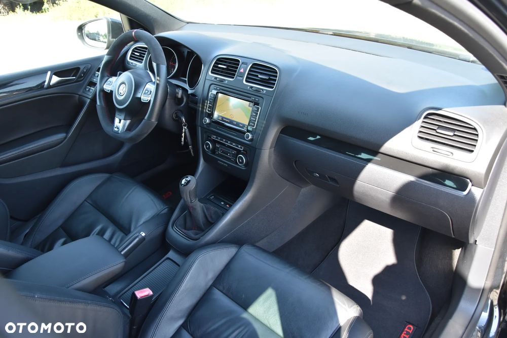Volkswagen Golf - 16